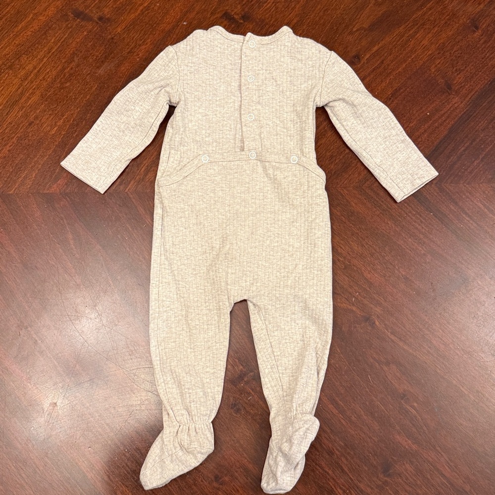 Neutral Gray Ribbed Heart Footie One-Piece - Picture 2 of 4